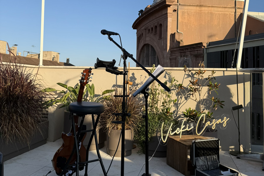 El passat dijous 31 de juliol, vaig tornar a tocar a la rooftop de l'Hotel Petit Luxe